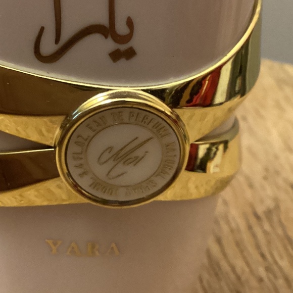 Women’s Lattafa Yara Moi Perfume sprayed once 3.4 ounce - Picture 2 of 4